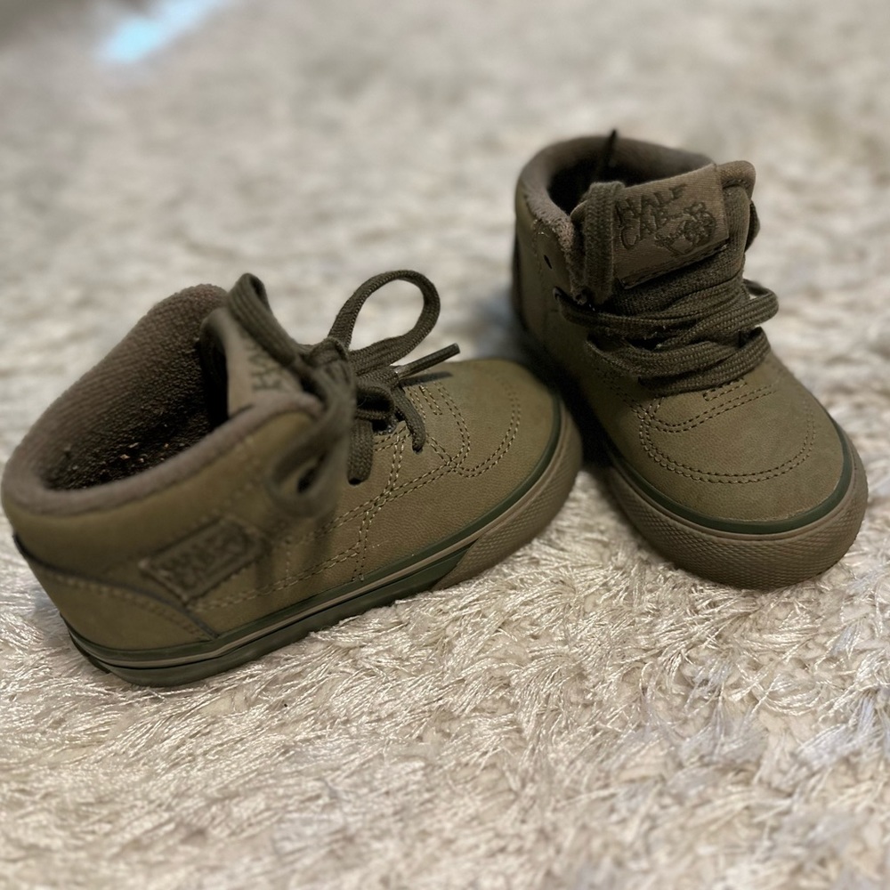Vans like new condition size 5 (toddler/baby)